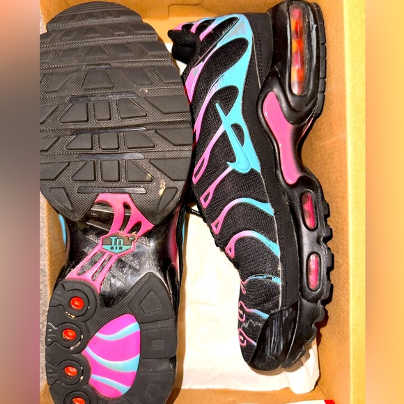 Nike Air Max Plus (Men Size 8, Women Size 10) ( Worn 3 times) - Picture 1 of 6